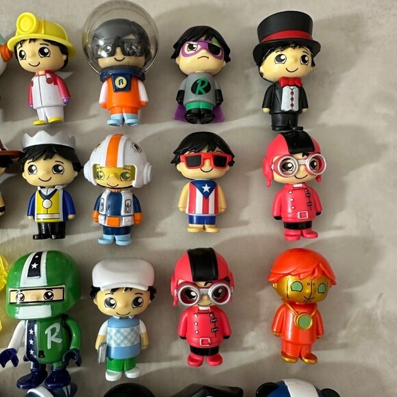 Ryan's World Mini Figures Lot - Picture 5 of 5